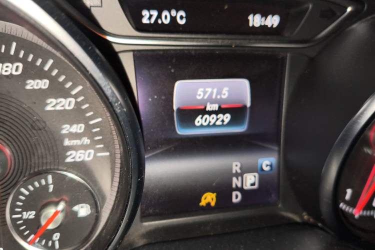 Used Mercedes-Benz GLA 2018 GLA 200 Fashion Model Odometer Close Up