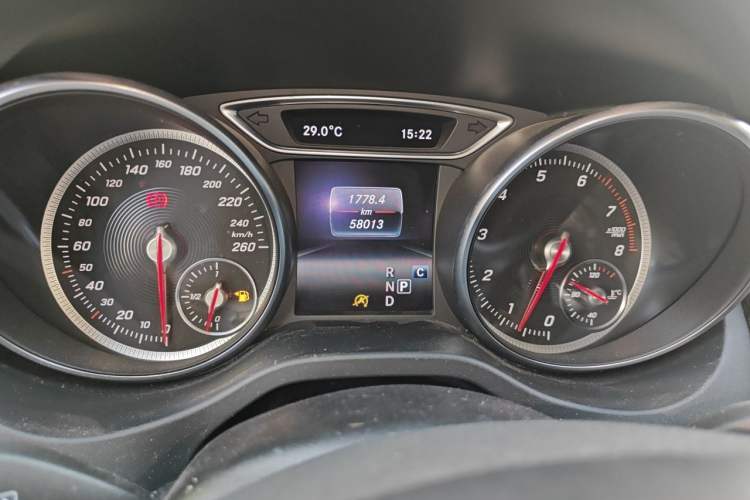 Used Mercedes-Benz GLA 2018 GLA 200 Fashion Model Odometer Close Up
