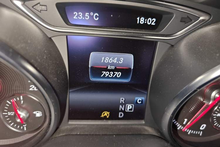 Used Mercedes-Benz GLA 2018 GLA 200 Sport Edition Odometer Close Up