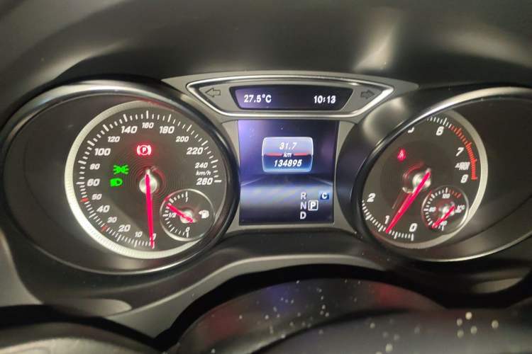 Used Mercedes-Benz GLA 2018 GLA 200 Sport Edition Odometer Close Up