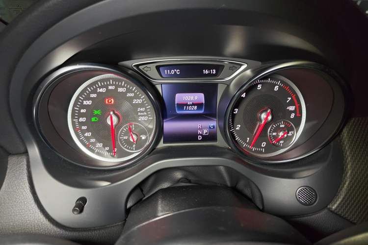 Used Mercedes-Benz GLA 2018 GLA 200 Sport Edition Odometer Close Up