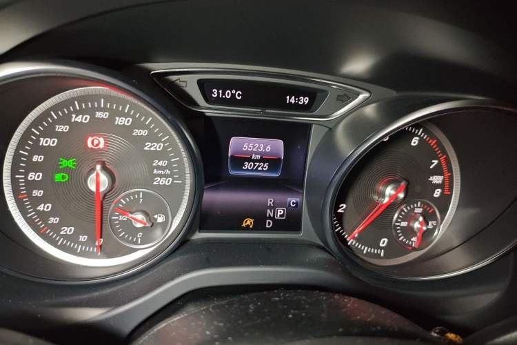 Used Mercedes-Benz GLA 2018 GLA 200 Sport Edition Odometer Close Up