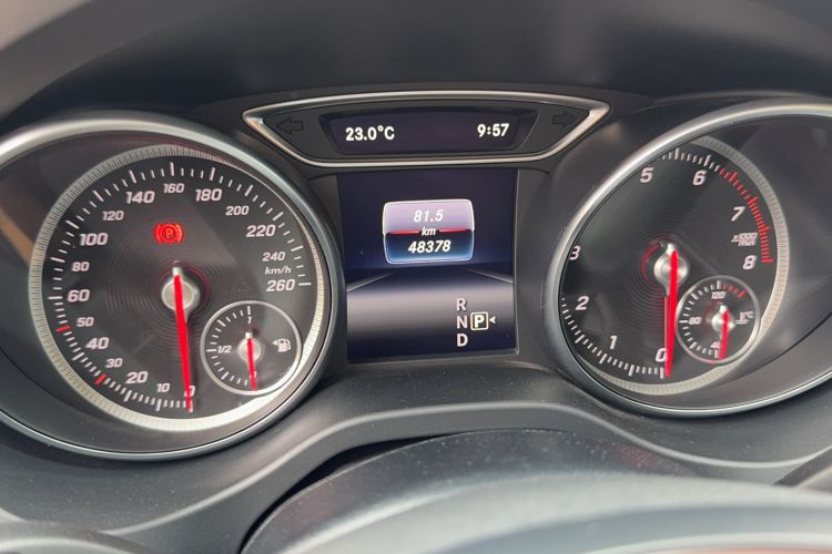 Used Mercedes-Benz GLA 2018 GLA 200 Fashion Model Odometer Close Up