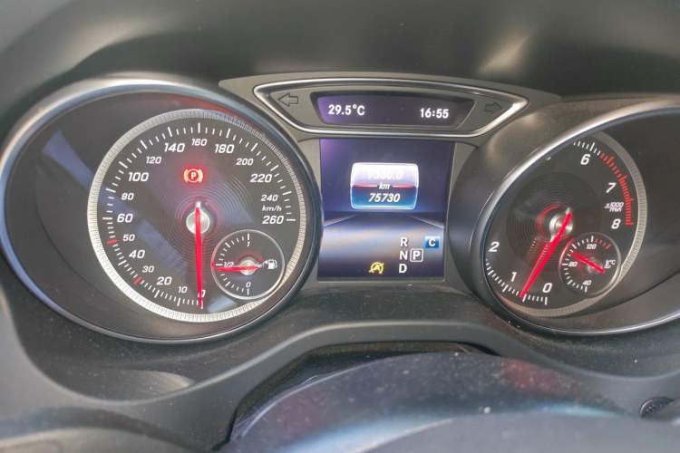 Used Mercedes-Benz GLA 2018 GLA 200 Sport Edition Odometer Close Up