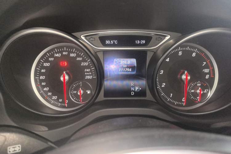 Used Mercedes-Benz GLA 2018 GLA 200 Sport Edition Odometer Close Up