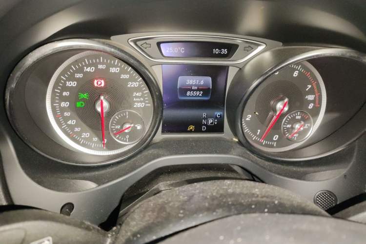 Used Mercedes-Benz GLA 2018 GLA 200 Fashion Model Odometer Close Up