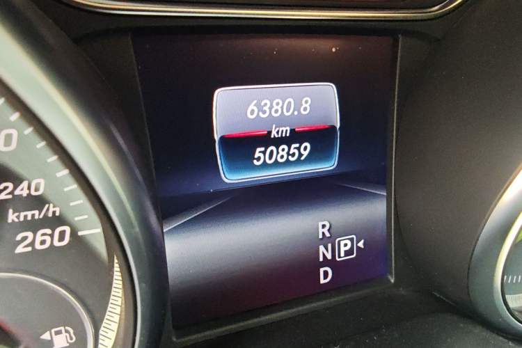 Used Mercedes-Benz GLA 2018 GLA 200 Fashion Model Odometer Close Up