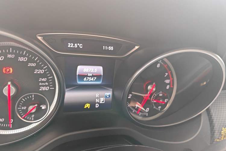 Used Mercedes-Benz GLA 2018 GLA 200 Fashion Model Odometer Close Up