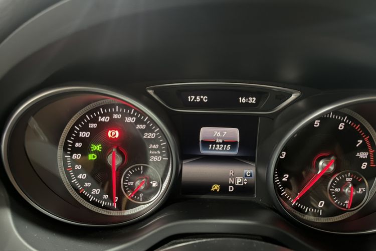 Used Mercedes-Benz GLA 2018 GLA 200 Fashion Model Odometer Close Up