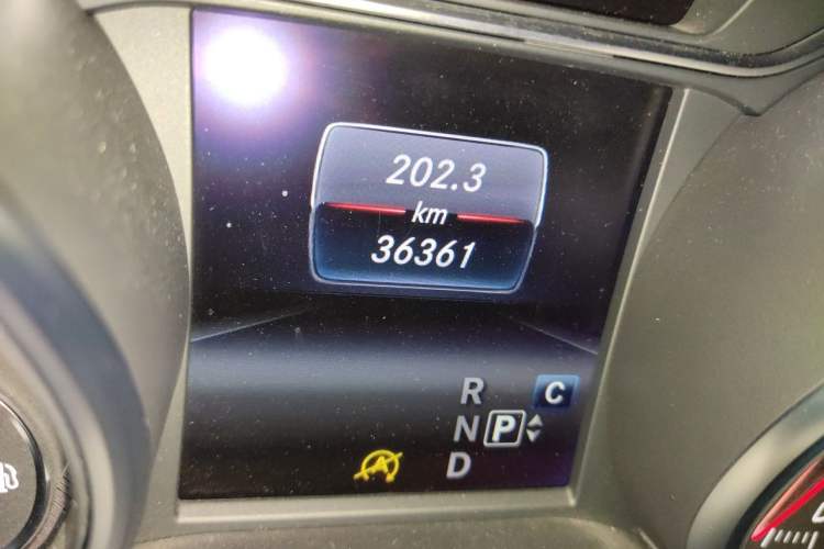 Used Mercedes-Benz GLA 2018 GLA 220 4MATIC Sport Edition Odometer Close Up