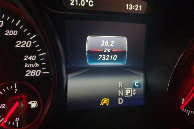 Used Mercedes-Benz GLA 2018 GLA 200 Sport Edition Odometer Close Up