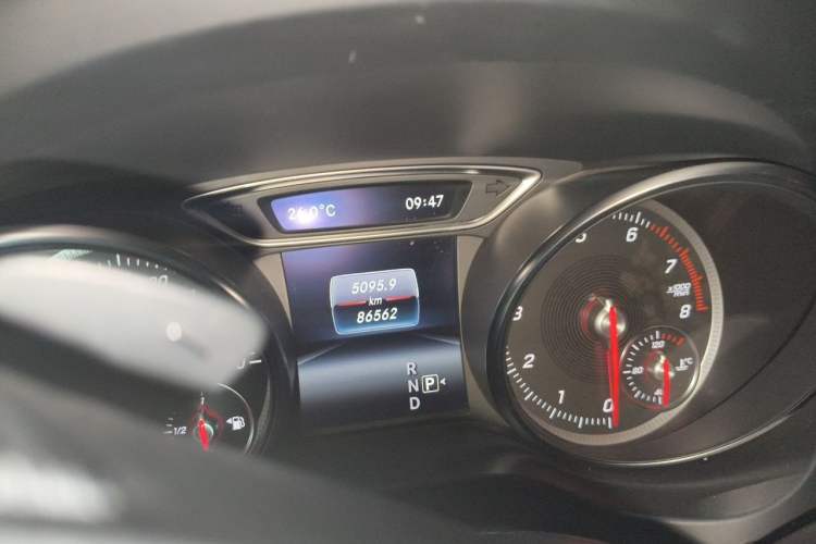 Used Mercedes-Benz GLA 2018 GLA 200 Fashion Model Odometer Close Up