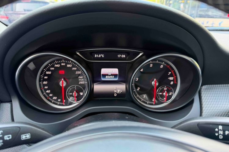 Used Mercedes-Benz GLA 2018 GLA 200 Sport Edition Odometer Close Up