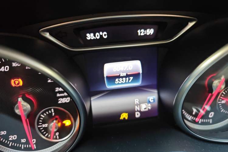 Used Mercedes-Benz GLA 2018 GLA 200 Sport Edition Odometer Close Up