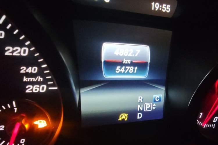 Used Mercedes-Benz GLA 2018 GLA 200 Sport Edition Odometer Close Up