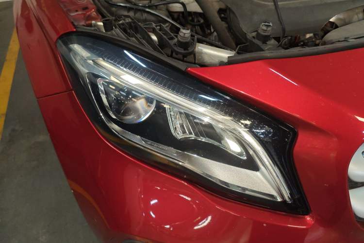 Used Mercedes-Benz GLA 2018 GLA 200 Fashion Model Right Front Headlight