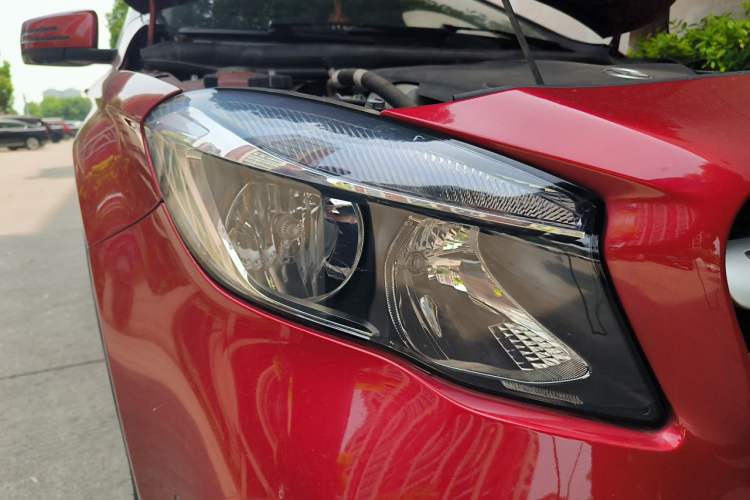 Used Mercedes-Benz GLA 2018 GLA 200 Sport Edition Right Front Headlight