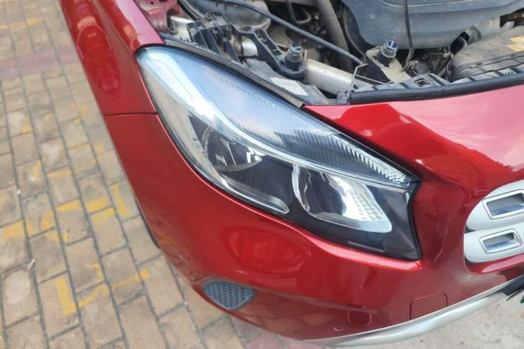 Used Mercedes-Benz GLA 2018 GLA 200 Sport Edition Right Front Headlight