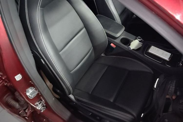 Used Mercedes-Benz GLA 2018 GLA 200 Sport Edition Right Front Seat