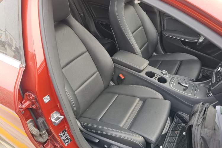 Used Mercedes-Benz GLA 2018 GLA 200 Sport Edition Right Front Seat