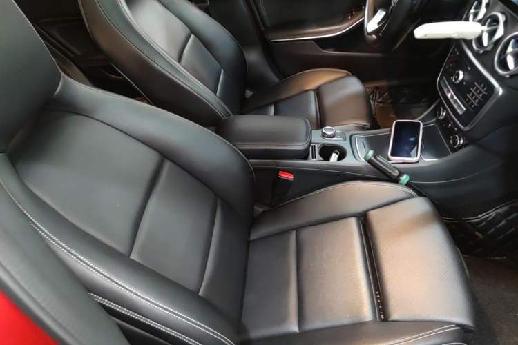 Used Mercedes-Benz GLA 2018 GLA 200 Sport Edition Right Front Seat