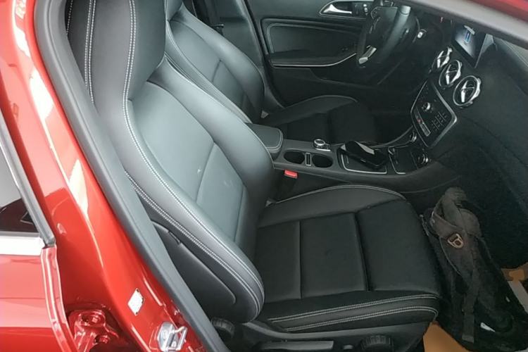 Used Mercedes-Benz GLA 2018 GLA 200 Fashion Model Right Front Seat