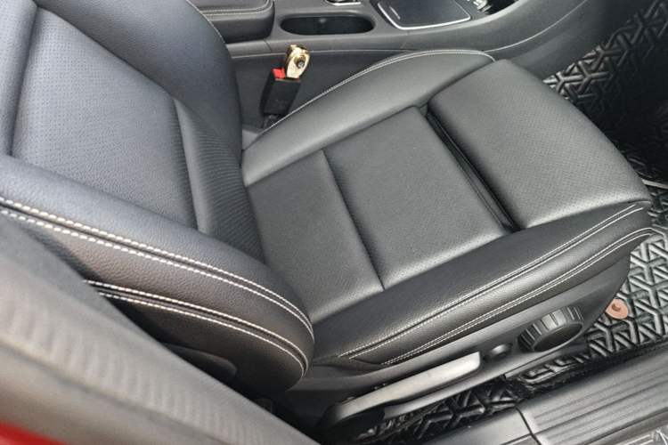 Used Mercedes-Benz GLA 2018 GLA 200 Sport Edition Right Front Seat