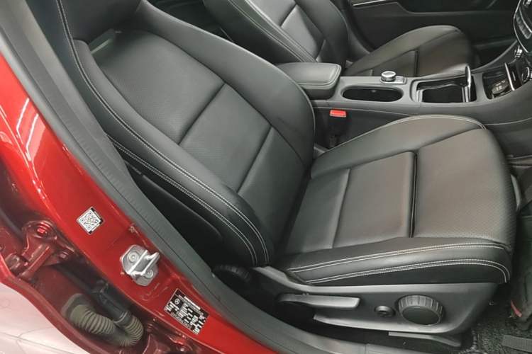 Used Mercedes-Benz GLA 2018 GLA 200 Fashion Model Right Front Seat