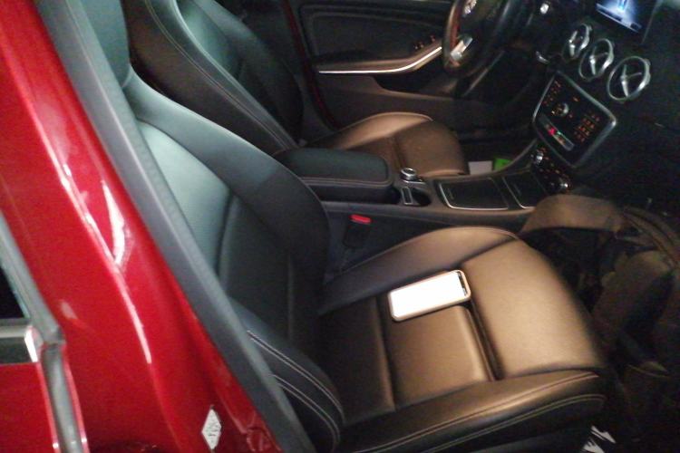 Used Mercedes-Benz GLA 2018 GLA 200 Sport Edition Right Front Seat