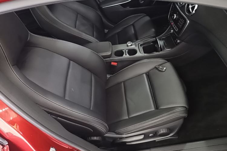 Used Mercedes-Benz GLA 2018 GLA 200 Sport Edition Right Front Seat