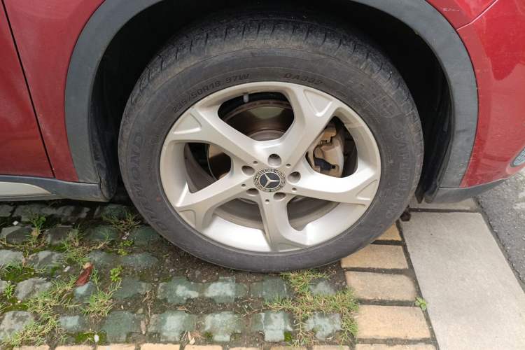 Used Mercedes-Benz GLA 2018 GLA 200 Sport Edition Right Front Wheel Hub