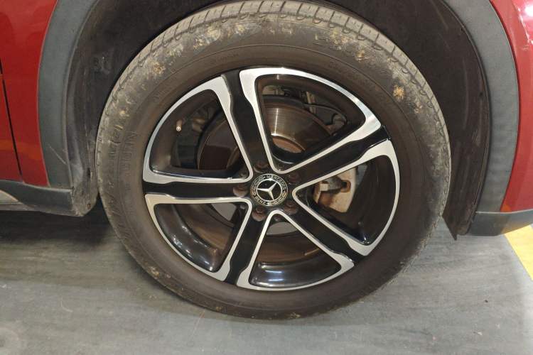 Used Mercedes-Benz GLA 2018 GLA 200 Fashion Model Right Front Wheel Hub