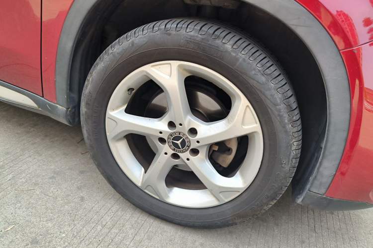 Used Mercedes-Benz GLA 2018 GLA 200 Sport Edition Right Front Wheel Hub