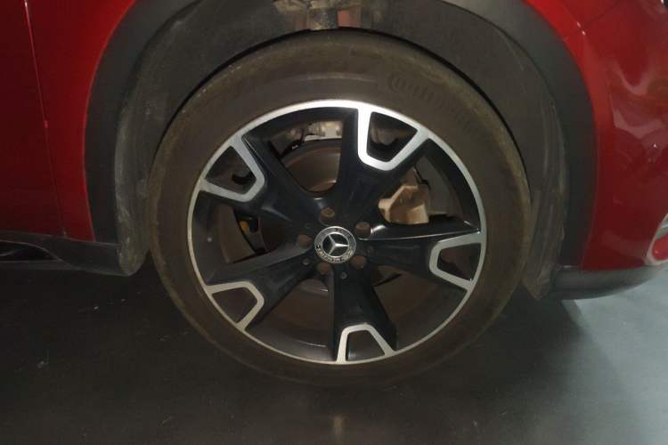 Used Mercedes-Benz GLA 2018 GLA 220 4MATIC Sport Edition Right Front Wheel Hub