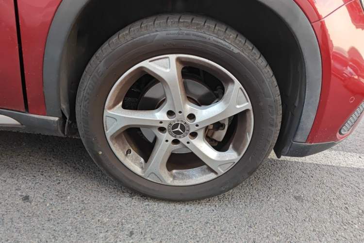Used Mercedes-Benz GLA 2018 GLA 200 Sport Edition Right Front Wheel Hub