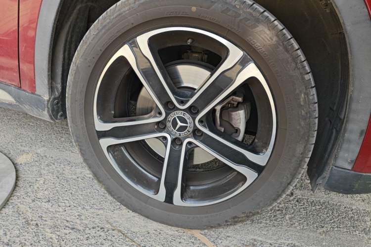 Used Mercedes-Benz GLA 2018 GLA 200 Fashion Model Right Front Wheel Hub