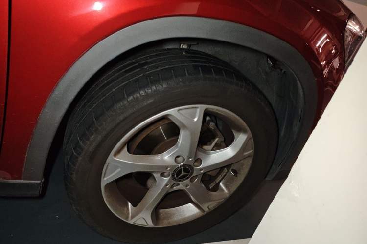 Used Mercedes-Benz GLA 2018 GLA 200 Sport Edition Right Front Wheel Hub
