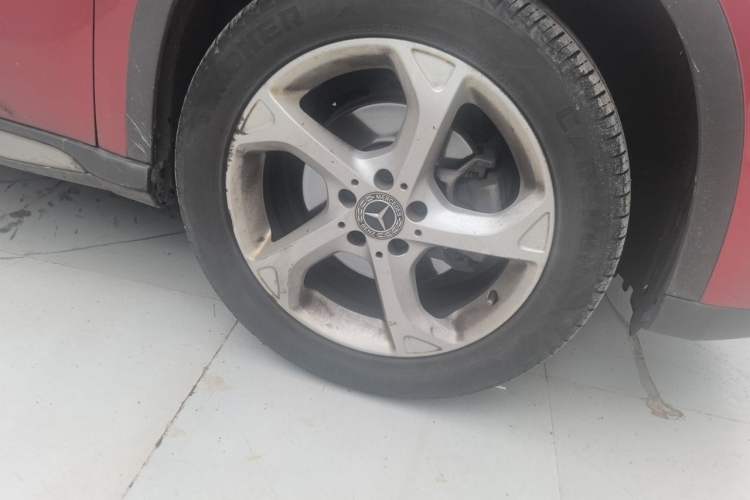 Used Mercedes-Benz GLA 2018 GLA 200 Sport Edition Right Front Wheel Hub