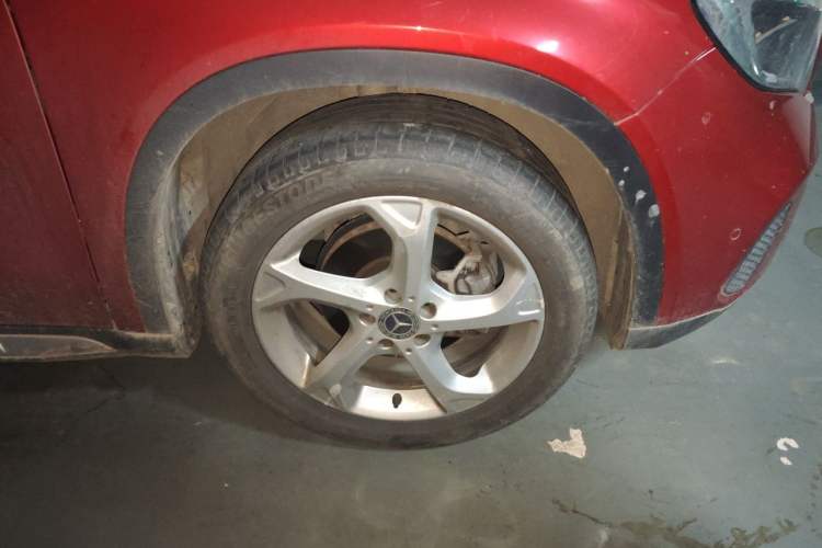Used Mercedes-Benz GLA 2018 GLA 200 Sport Edition Right Front Wheel Hub