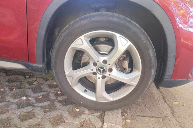 Used Mercedes-Benz GLA 2018 GLA 200 Sport Edition Right Front Wheel Hub