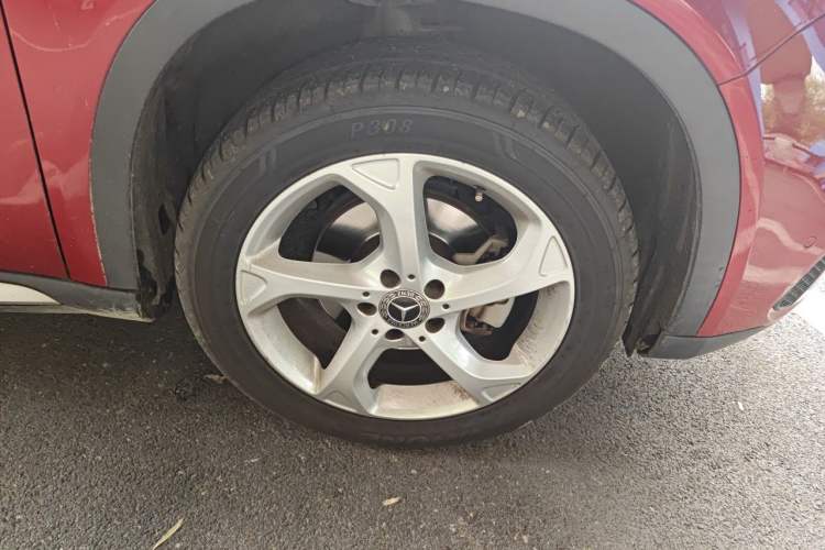 Used Mercedes-Benz GLA 2018 GLA 200 Sport Edition Right Front Wheel Hub