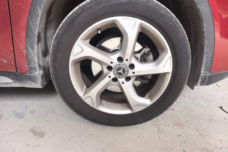 Used Mercedes-Benz GLA 2018 GLA 200 Sport Edition Right Front Wheel Hub