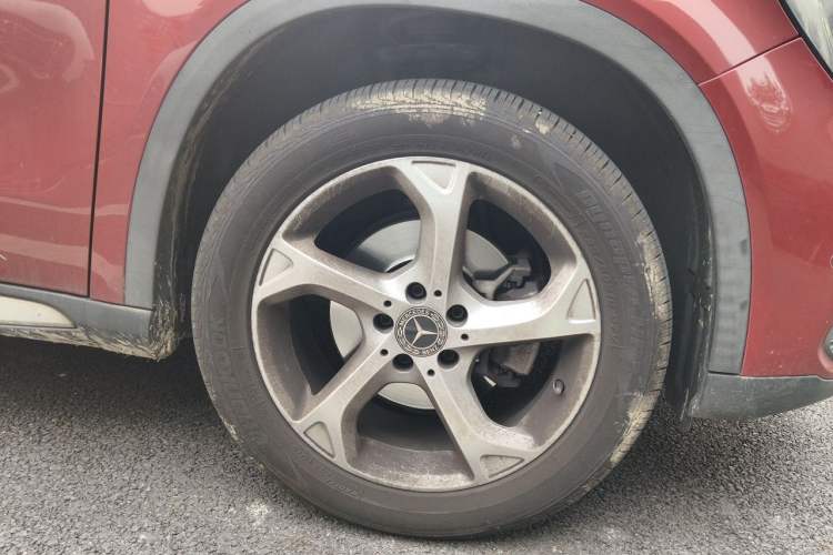 Used Mercedes-Benz GLA 2018 GLA 200 Sport Edition Right Front Wheel Hub
