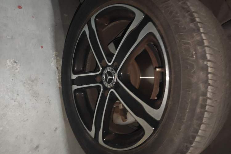Used Mercedes-Benz GLA 2018 GLA 200 Fashion Model Right Front Wheel Hub