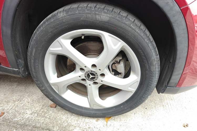 Used Mercedes-Benz GLA 2018 GLA 200 Sport Edition Right Front Wheel Hub