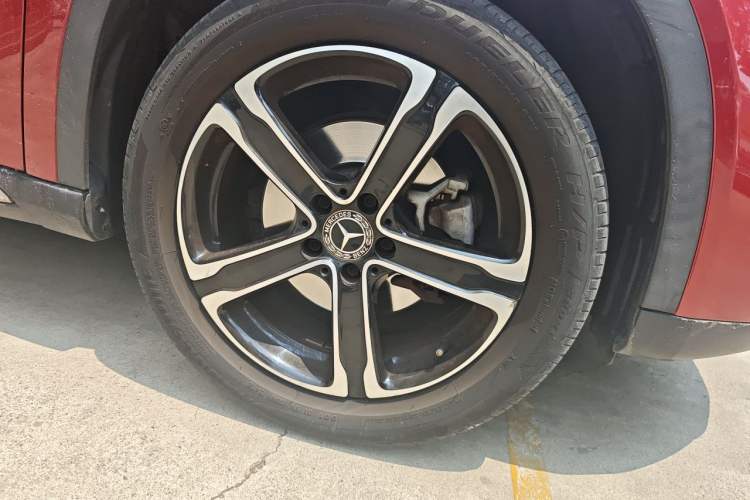 Used Mercedes-Benz GLA 2018 GLA 200 Fashion Model Right Front Wheel Hub