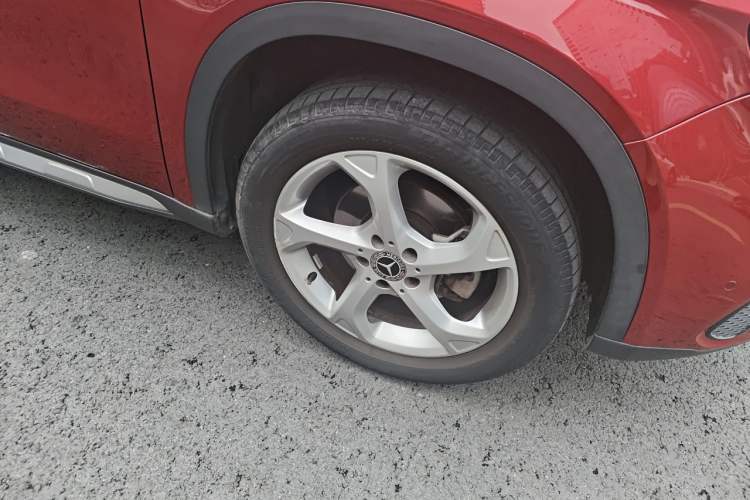 Used Mercedes-Benz GLA 2018 GLA 200 Sport Edition Right Front Wheel Hub