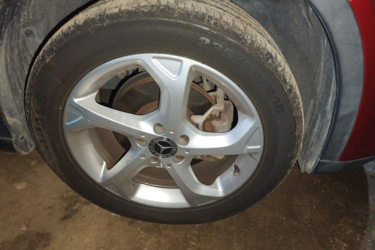 Used Mercedes-Benz GLA 2018 GLA 200 Sport Edition Right Front Wheel Hub