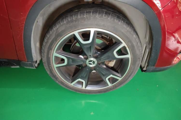 Used Mercedes-Benz GLA 2018 GLA 220 4MATIC Sport Edition Right Front Wheel Hub