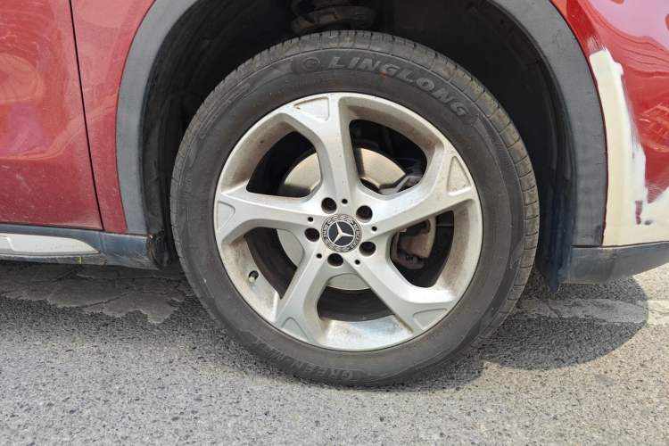 Used Mercedes-Benz GLA 2018 GLA 200 Sport Edition Right Front Wheel Hub